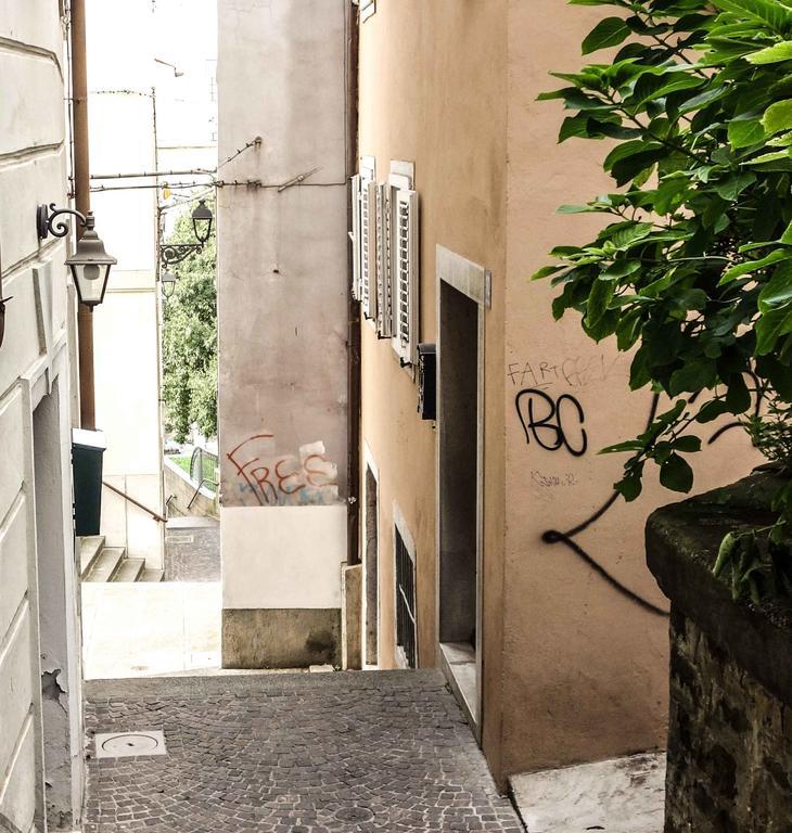 Casa Vacanze All'Angolo Trieste Exterior foto