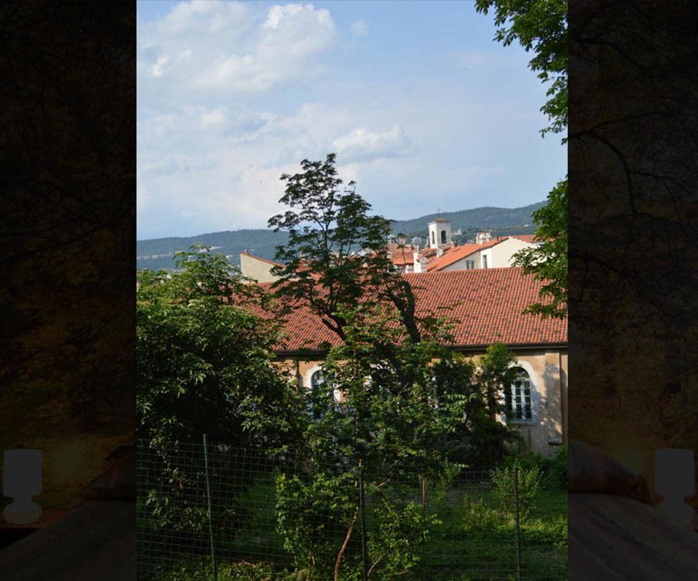 Casa Vacanze All'Angolo Trieste Exterior foto