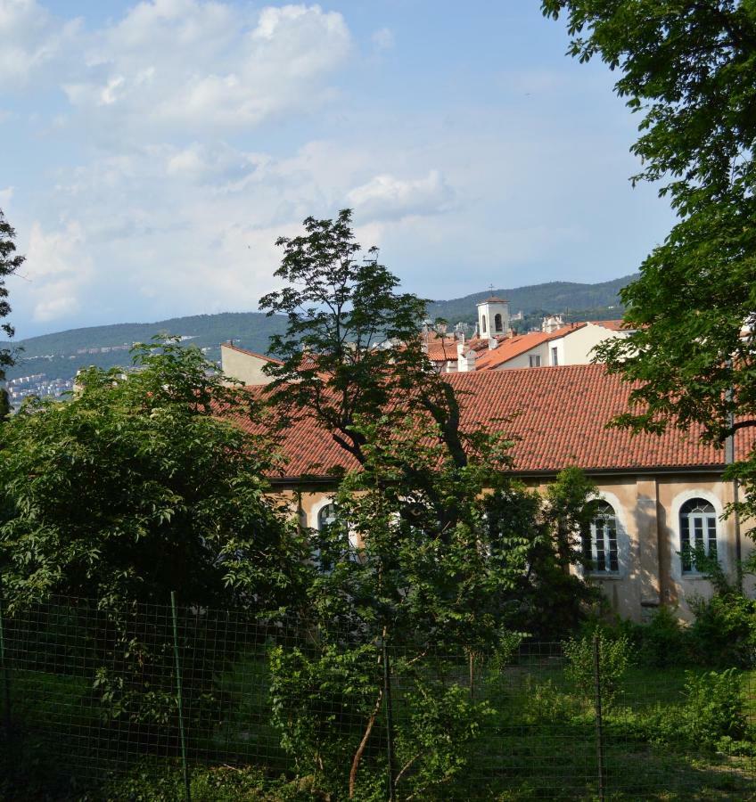 Casa Vacanze All'Angolo Trieste Exterior foto